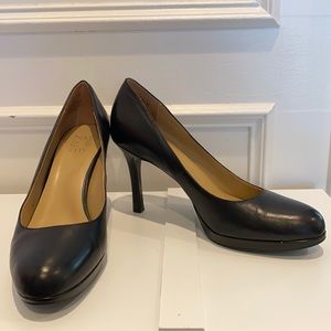 Size 11, Naturalizer style Celina, black leather